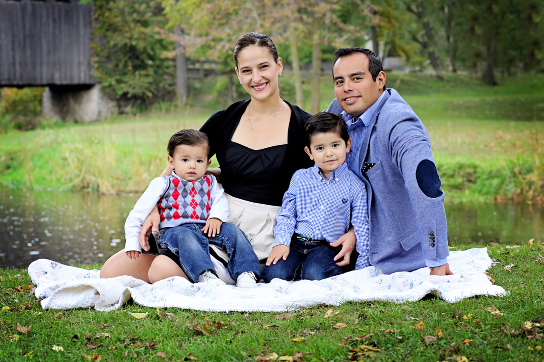 Picture of a family of 4 | Photography Mentoring | Personal Photography Mentorship | Blue Truck Photography