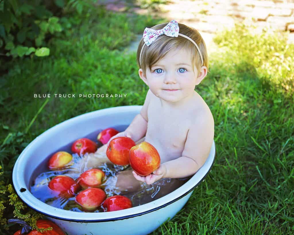 Milk bath childrens photo session lasalle il